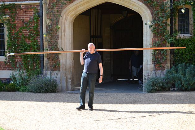 Scholes with pole